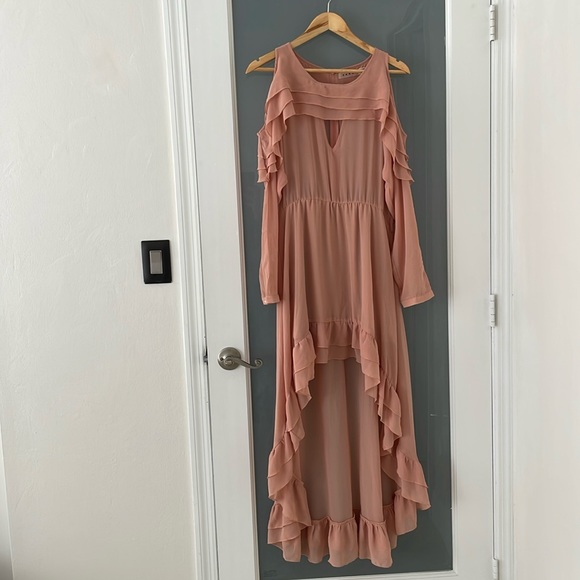 Rehab Dresses & Skirts - REHAB High-low ruffle peach dress